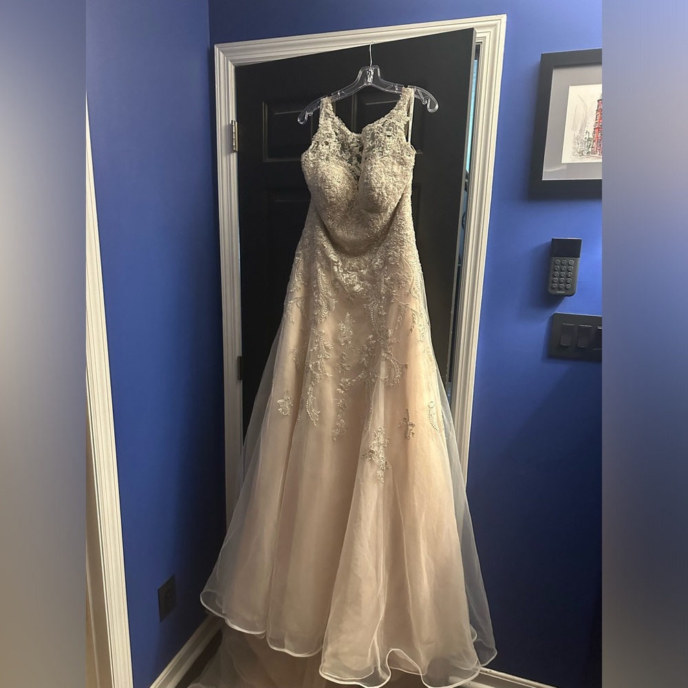 Stella York Trunk Show Wedding Dress